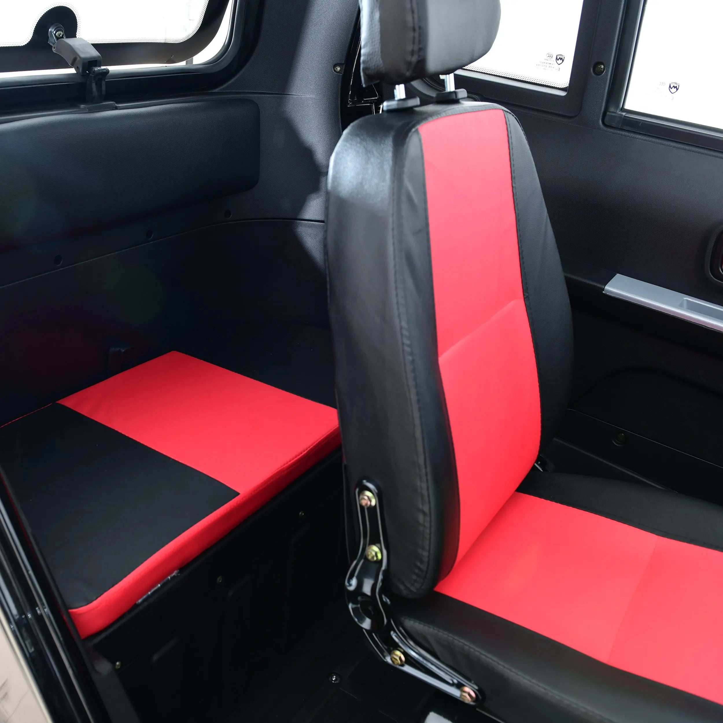 Green Transporter Q Runner Fully Enclosed Cabin Mobility Scooter